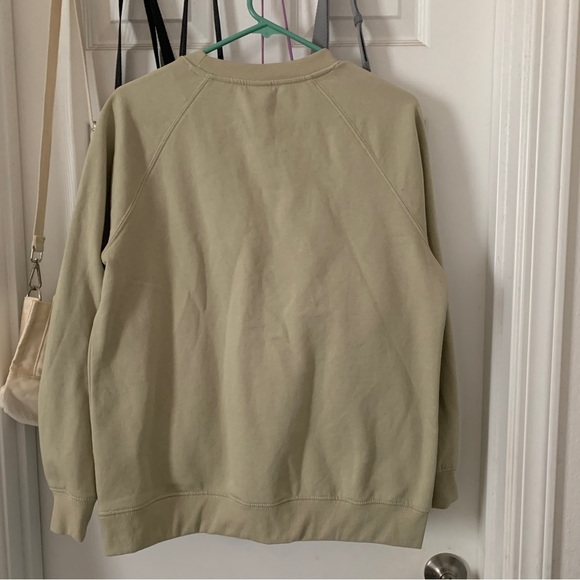 NWOT H&M Crewneck - Picture 4 of 5